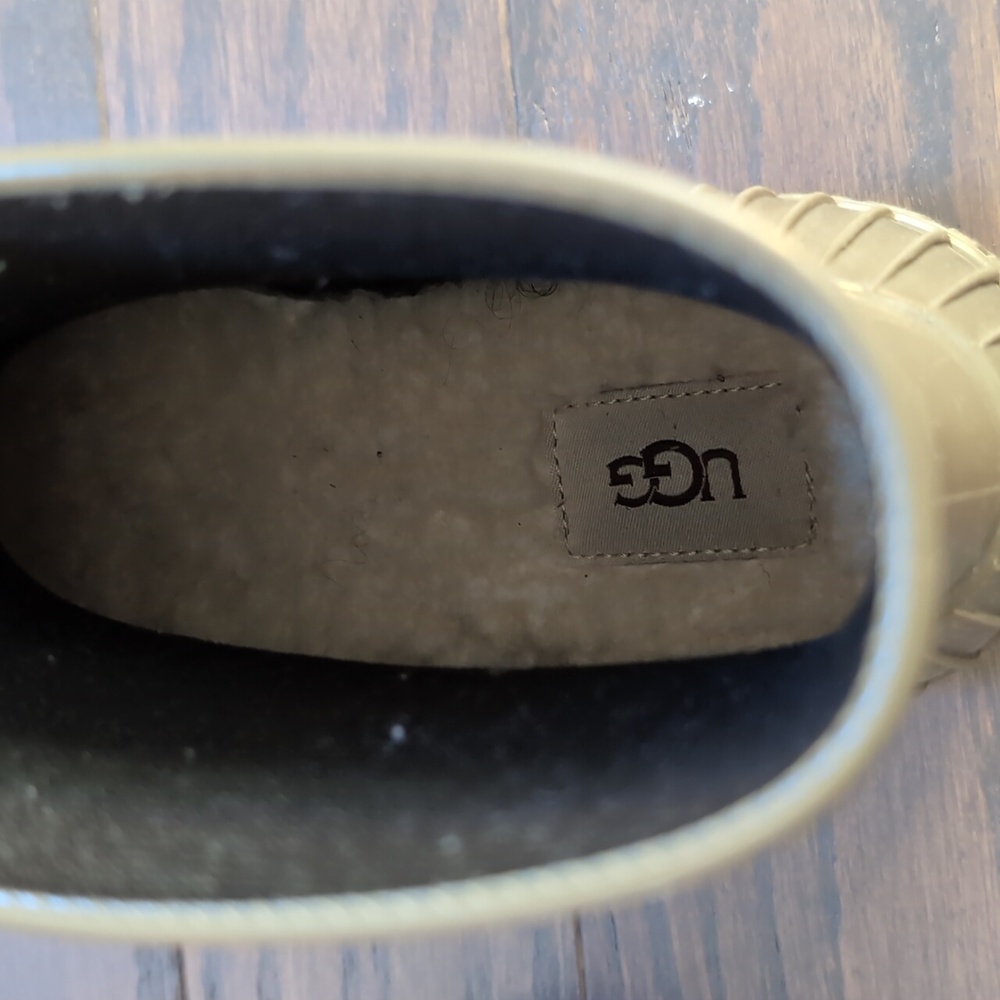 UGG Size 8 Olive Green Rain Boot - Picture 8 of 11